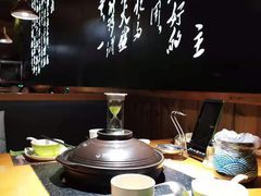 大堂-洪氏嗨捞·广东猪肚鸡·椰子鸡火锅(西咸万象城店)