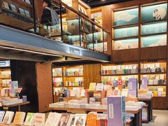 -半山书局(新世纪商城店)