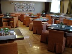 -武汉光谷广场杨家湾地铁站怡程酒店