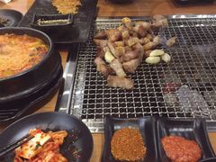 -肉甲韩国木炭烤肉(新壹街1店)