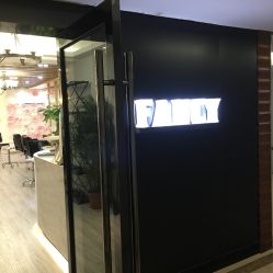 -SWANK SALON