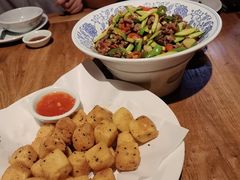 -头上红煨盐鸡·非遗院子餐厅