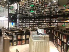 -钟书阁(群光广场店)