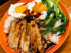 黑椒汁猪扒煎双蛋饭-澳门陈光记烧味饭店(南京德基广场店)