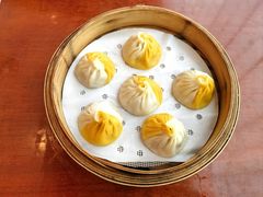 蟹粉鲜肉小笼-寄畅興·百年蟹黄面·万国建筑群(外滩27号店)