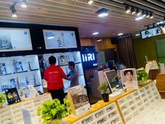 -MiRi眼镜连锁·蔡司·尼康控优点合作店(莘庄店)