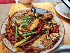 红烧小杂鱼-聪辉同安老美食饭店(大元路店)