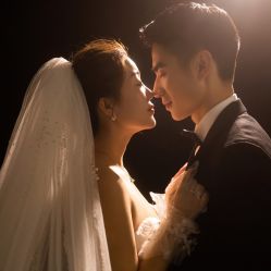 点击看大图 -挪娅婚纱摄影皇家会所