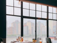 靠窗位-Kathleen's Waitan 凯圣琳江景西餐厅(外滩店)
