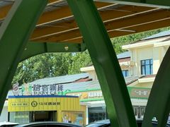 -窦店服务区-停车场