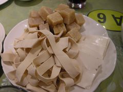 -丫丫汤膳打边炉(宏府408坊店)