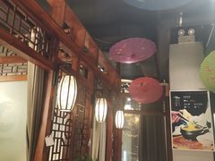 -巷子里小酒馆(繁荣路店)