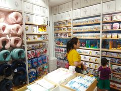-名创优品(江南新地店)