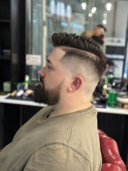 -老男孩男士理容馆·理发·烫染·修面