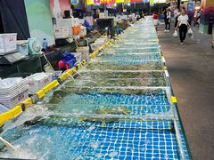 -三亚火车头万人海鲜广场