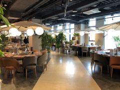大堂-日进一片海.生腌海鲜火锅.宵夜烧烤(三里屯总店)