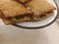 牛肉烧饼-嘉陵楼馋嘴城(簋街总店)