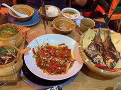 -吃饭皇帝大土家民族菜(正大广场店)