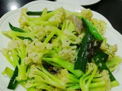 腊肠丝烩花菜-弓虽昌焖烧鸡(大竹林店)