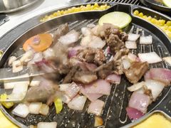 -山野的朋友露营炭火烤肉