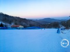 -亚布力新体委滑雪场