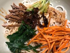 -刀小蛮半只鸡过桥米线(家乐福四元桥店)