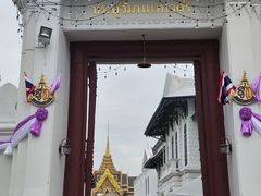 -皇家田广场(อนุสาวรีย์ทหารอาสา)