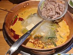 -洱火云南酸菜牛肉火锅(石景山当代商城店)