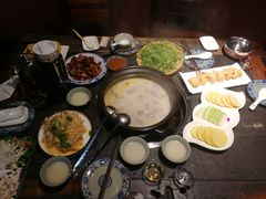 -大匠工房古船木艺术餐厅·猪肚鸡专门店(长白仙岛店)