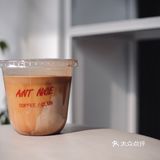 随手拍｜短暂阳光眷顾的日子恰巧在室外喝咖啡☕️