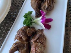 -红栌温泉山庄生态美食餐厅