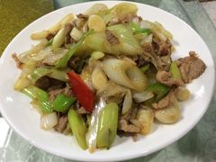 葱爆羊肉-巴扎美食·新疆菜·西域歌舞表演餐厅(新疆大厦店)