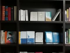 -钟书阁(松江泰晤士小镇店)