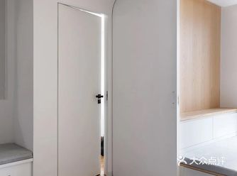 克莱因蓝下的流线型音乐之家 - 蓝境