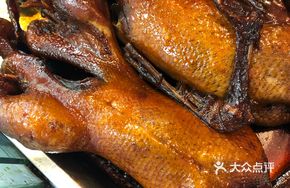 Fengqi Guangtou Braised Duck