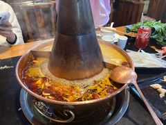 -果松木炭酸菜铜火锅·外婆参鸡汤