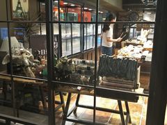 面包甜点陈列柜-红跑车蛋糕世界(清江路店)