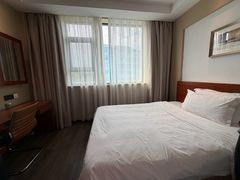 -麦新格精品酒店(上海国际旅游度假区川沙地铁站店)