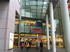 门面-东荟城名店仓