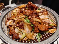 经典葱爆小羔羊肉-悦融·京鲁菜·露台花园(安定门店)