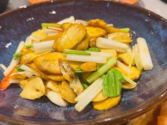 野芫荽炒牛肝菌-半山腰·云南菜(侨福芳草地店)