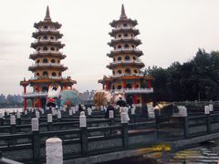 -龙虎塔