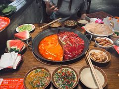 -萍姐火锅·公路夜市(武汉首店)