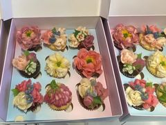 凡尔赛花园彩虹蛋糕-BON CAKE(华贸购物中心店)