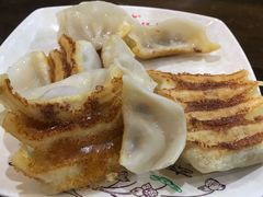 招牌锅贴-哈贵锅贴(复兴南街店)
