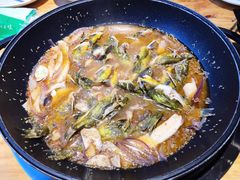 黄辣丁鲜鱼锅-小小河边鱼(天润城店)