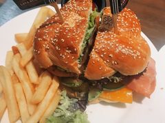 -拉亚汉堡经典餐厅(商城路店)