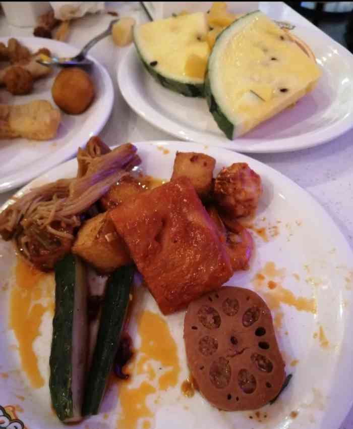 好伦哥披萨(怀柔店ins风)-"垃圾餐厅,一到周末啥啥没有,服务态度恶劣.