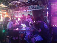 -UP嘻哈酒吧(粉巢店)