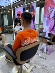 -藤野造型烫发染发